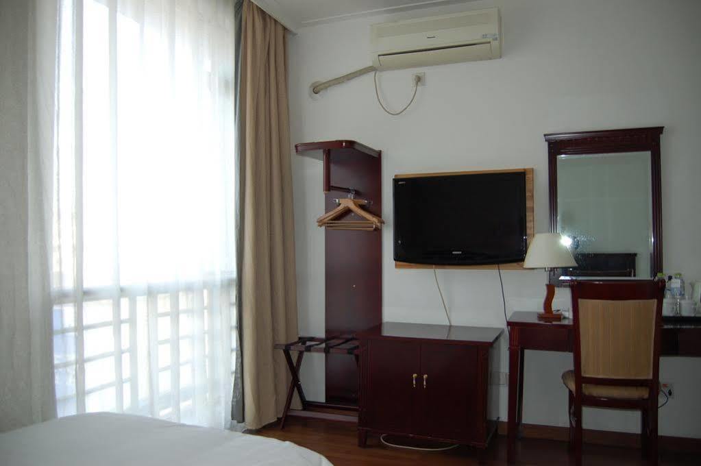 Lakeside Holiday Inn Sanghaj Kültér fotó